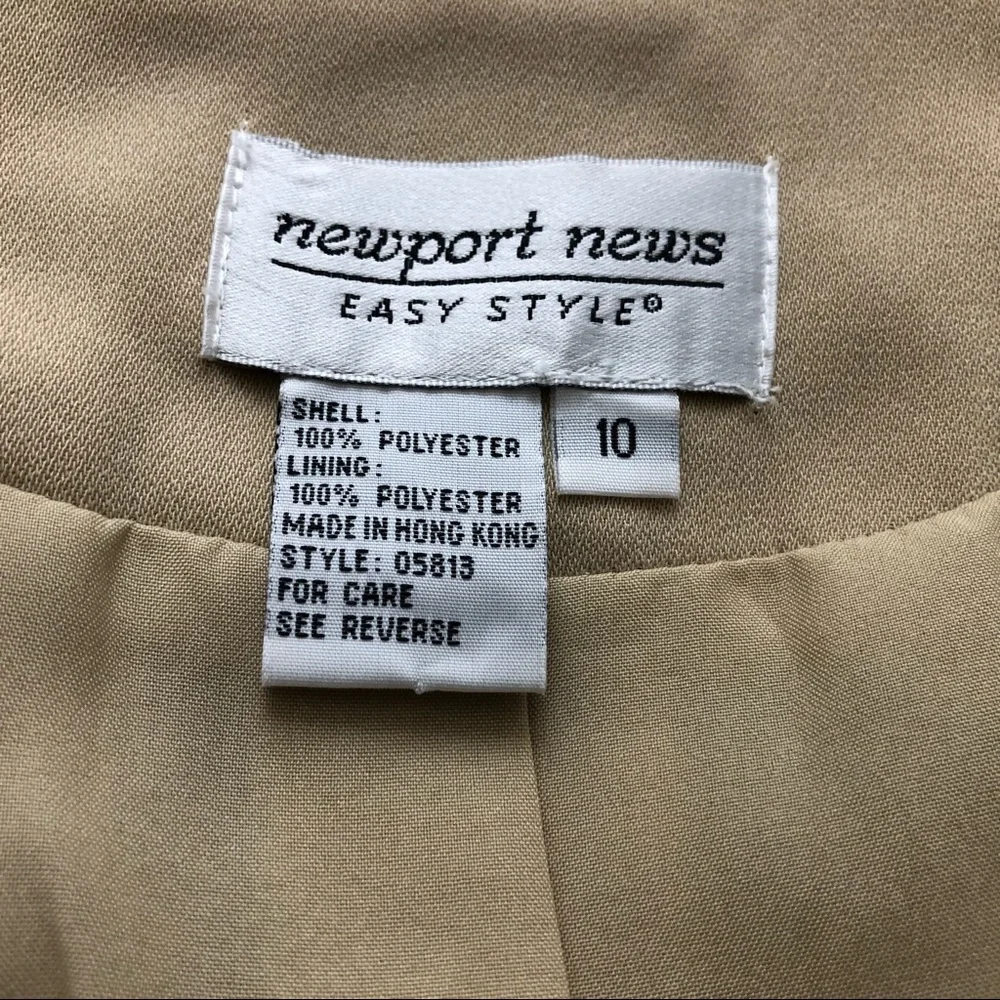 Newport News Skirt Suit Long Sleeve Jacket & Knee High Skirt Women's Size 10 Tan - Picture 12 of 15